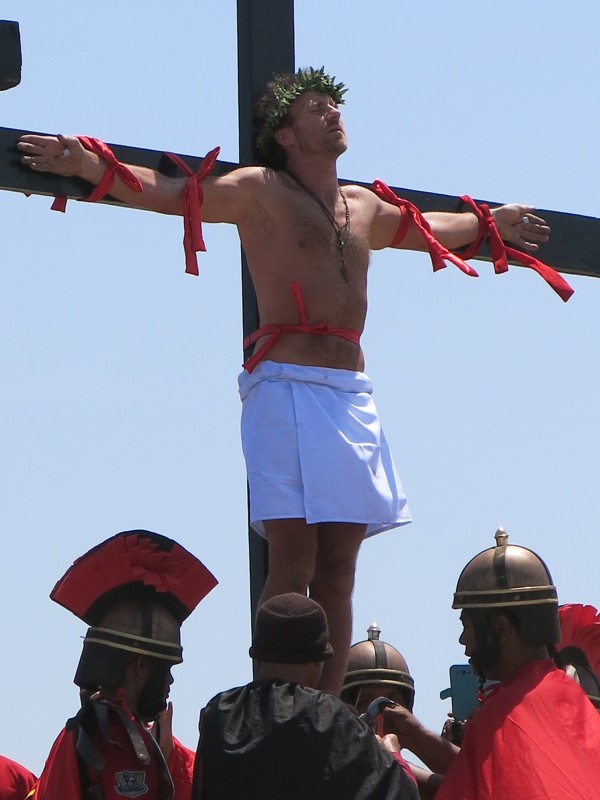 Prvý beloch na kríži na Filipínach